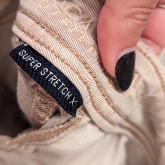 2 Pairs American Eagle Shorts size 2 - Picture 7 of 9